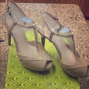 My HIGH heel days are over 🤷🏻‍♀️🤭